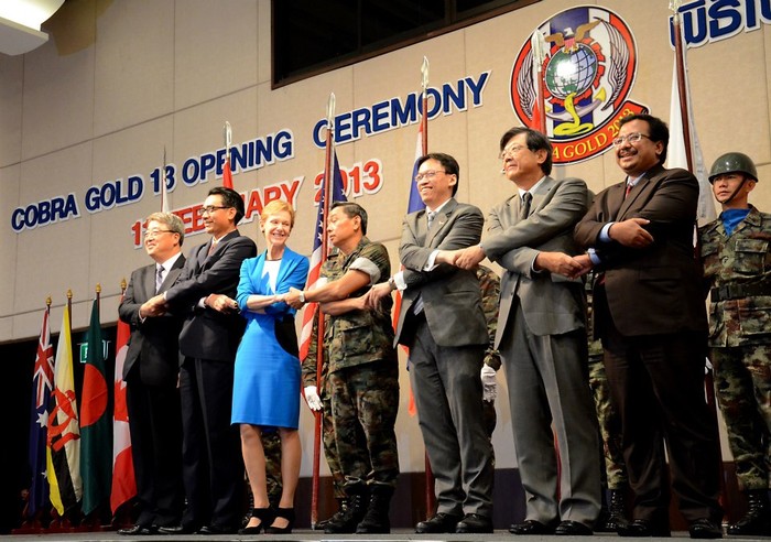 Đại diện Nhật Bản, Indonesia, Thái Lan, Mỹ, Singapore, Malaysia và Hàn Quốc tham gia lễ khai mạc
